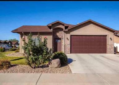 Main picture of 425 Colorow Dr