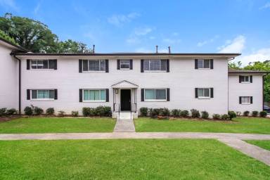 Main picture of 615 3rd Ave