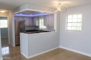 Main picture of 148 Yacht Club Dr