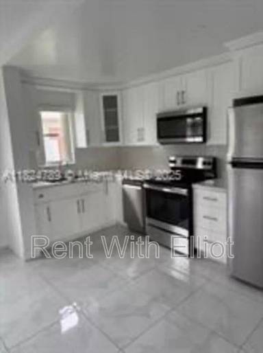 Main picture of 4933-5450 Hollywood Blvd
