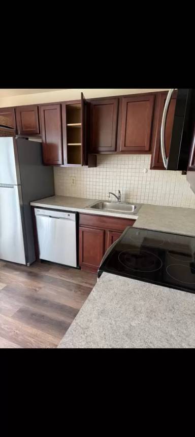 Main picture of 807 W Alvin St
