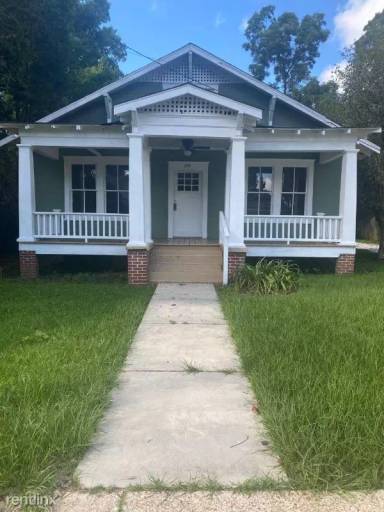 Main picture of 204 Grady St