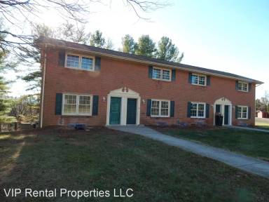 Main picture of 700 Skyline Cir