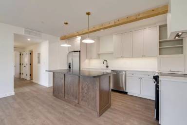 Main picture of 844 NW 43rd St