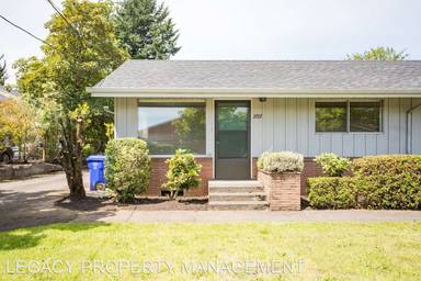 Main picture of 3707 SE 92nd Ave