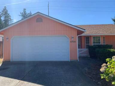 Main picture of 4700 NE 138th Ct