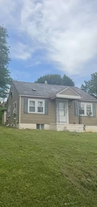 Main picture of 2655 Eldridge Ave