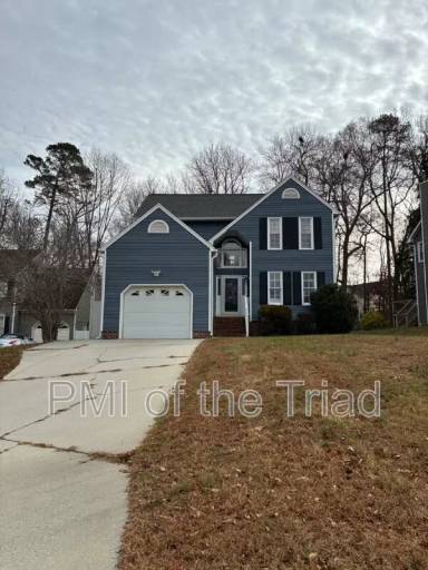 Main picture of 10 Creekstone Ct