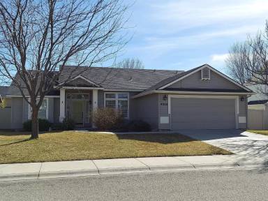Main picture of 4225 E Palm St