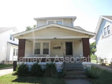 Main picture of 1122 Larchmont Ave