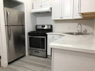 Main picture of 32 Cunard St