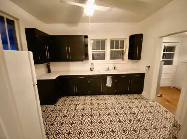 Main picture of 2944 Pierpont Ave