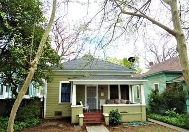 Main picture of 385 E 3rd St