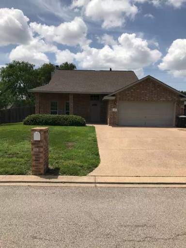Main picture of 921 Whitewing Ln