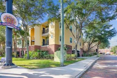 Main picture of 2010 E Palm Ave