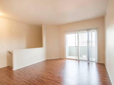 Main picture of 905 S Zeno Way