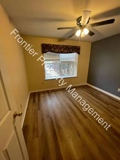 Main picture of 2116 Doe Run Dr