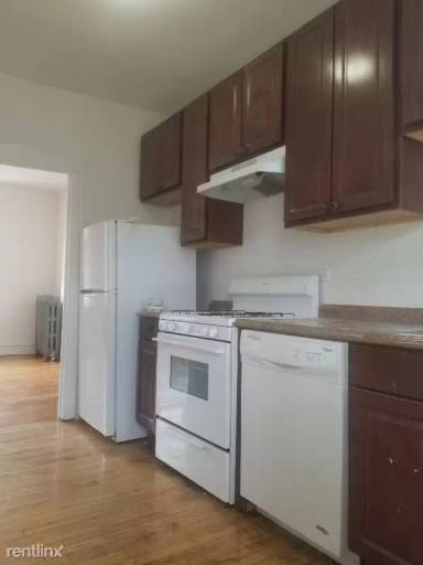 Main picture of 2142 W Berteau Ave