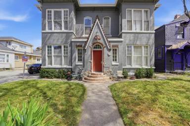 Main picture of 650 24th St