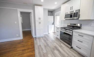 Main picture of 3743 Bancroft St