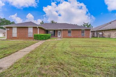Main picture of 9144 Sebring Dr