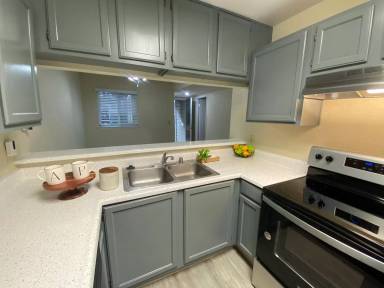 Main picture of 465 Canyon Oaks Dr