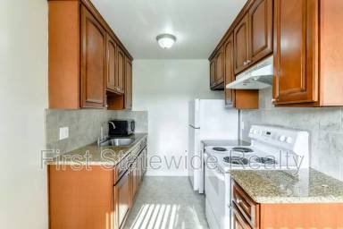 Main picture of 2136 Monroe St