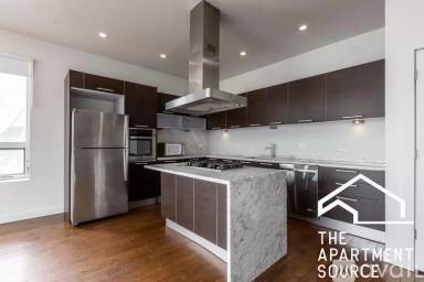 Main picture of 2503 W Fullerton Ave
