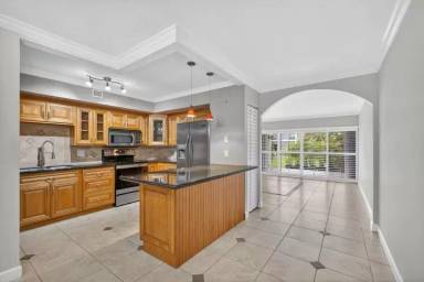 Main picture of 382 Golfview Rd