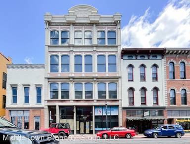 Main picture of 123 N High St