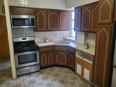Main picture of 169 Bay 26th St