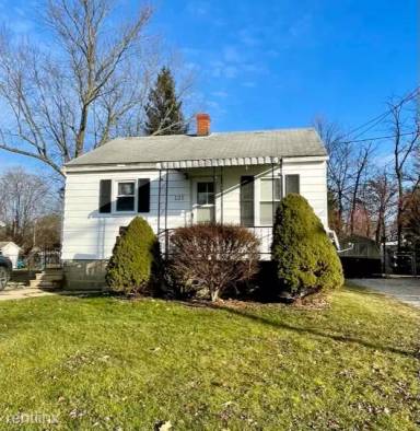Main picture of 131 Lincoln Ave