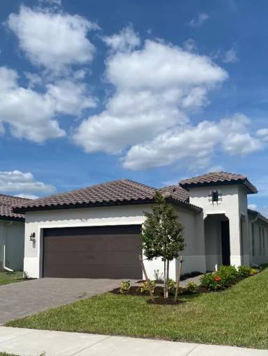 Main picture of 5639 Carrara Dr