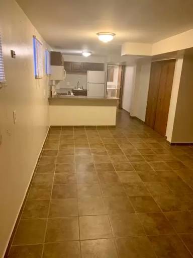 Main picture of 8209 S Jeffery Blvd