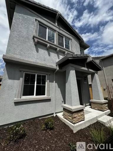 Main picture of 5512 Molino Cir