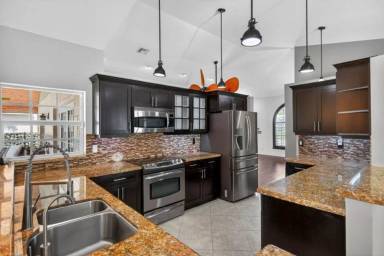Main picture of 9121 Paragon Way