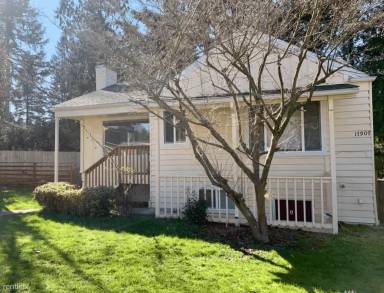 Main picture of 17907 10th Ave NE