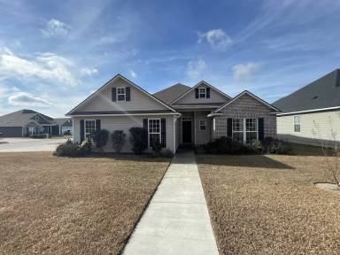 Main picture of 3831 Coventry Dr