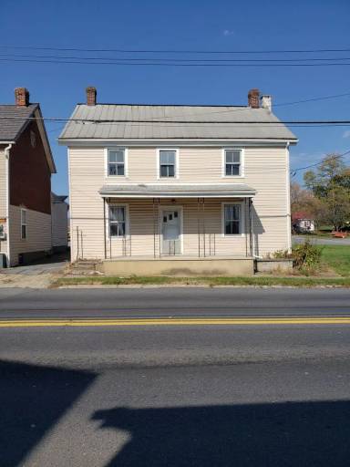 Main picture of 7329 Lincoln Way W