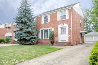 Main picture of 21431 Tracy Ave