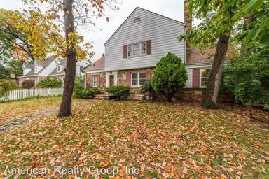 Main picture of 1239 S Oakcrest Rd