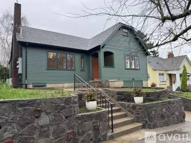Main picture of 2034 SE 28th Pl