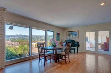 Main picture of 471 E Avocado Crest Rd