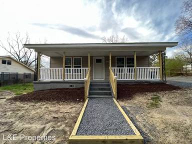 Main picture of 1752 Smith Ave