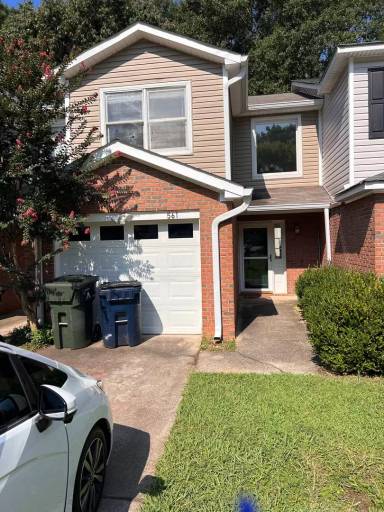 Main picture of 561 Heritage Ct