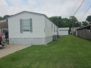 Main picture of 1704 Southport Blvd