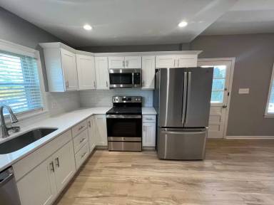 Main picture of 3885 Main Rd W