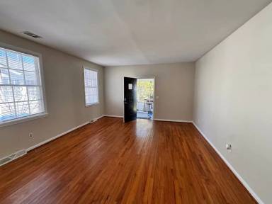 Main picture of 931 Ashley Ave