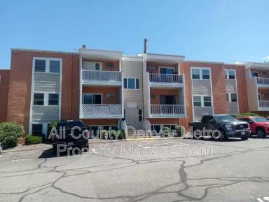 Main picture of 1300 Golden Cir