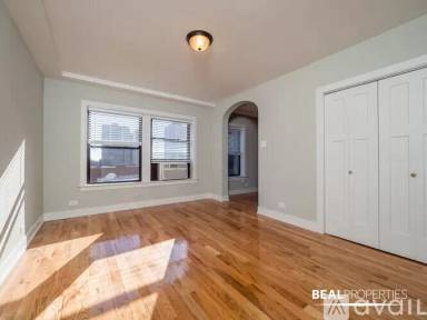 Main picture of 550 W Arlington Pl Apartments